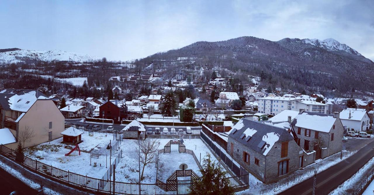 Appartement 58 M2 Avec Piscine Interieure Vue Montagne Centre Village , Parking Prive Saint-Lary-Soulan Eksteriør billede