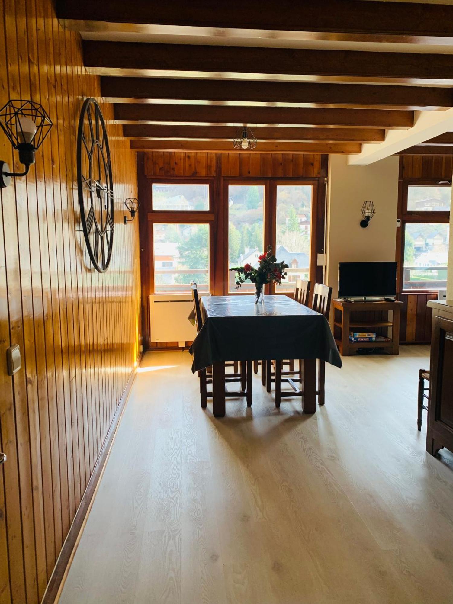 Appartement 58 M2 Avec Piscine Interieure Vue Montagne Centre Village , Parking Prive Saint-Lary-Soulan Eksteriør billede